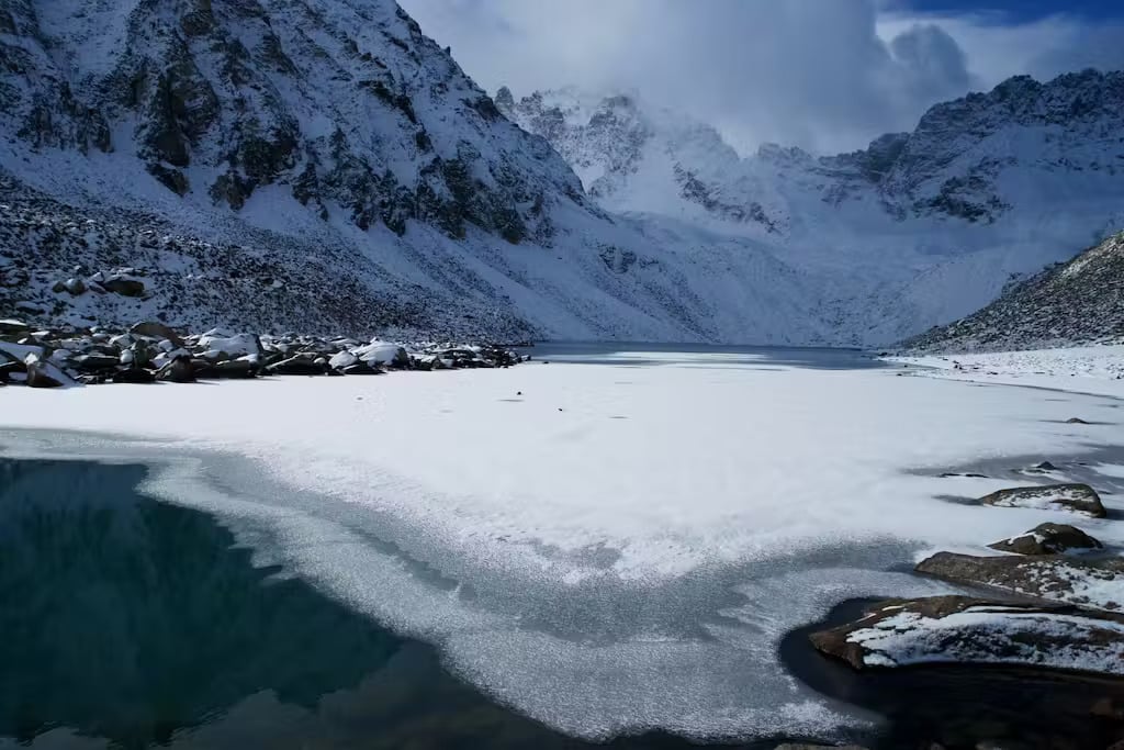 barah-broq-lake-frozen-pakistan-tours