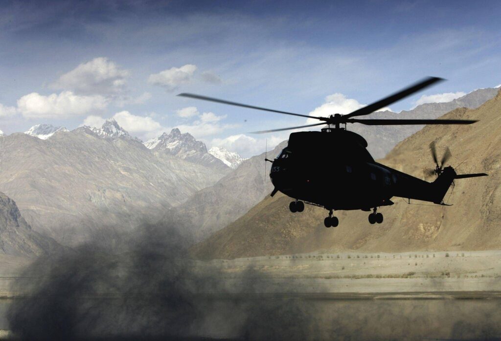 helicopter-tour-in-the-northern-pakistan-2-pakistan-tours