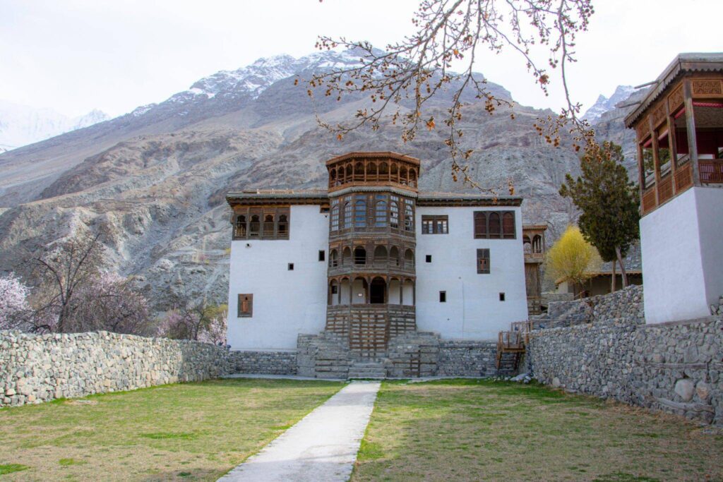 khapulu-fort-skardu-northern-pakistan-pakistan-tours