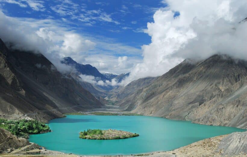 satpara-lake-pakistan-tours