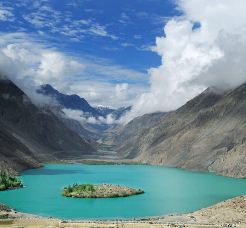 satpara-lake-pakistan-tours